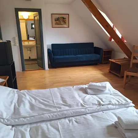 Almasi Oeregmalom 3*