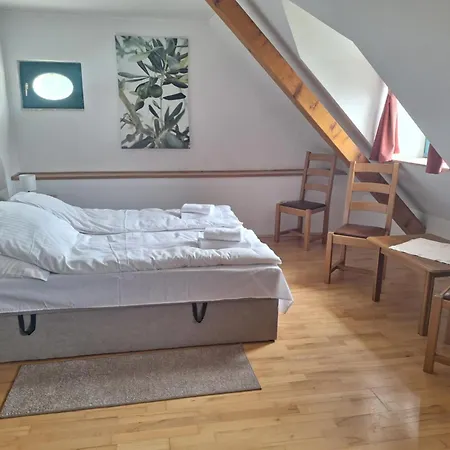 Almasi Oeregmalom 3* Dunaalmás