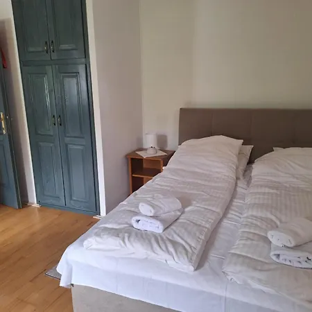 Almasi Oeregmalom 3*