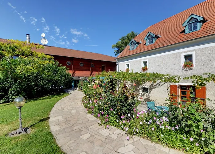 Almasi Oeregmalom 3* Dunaalmás