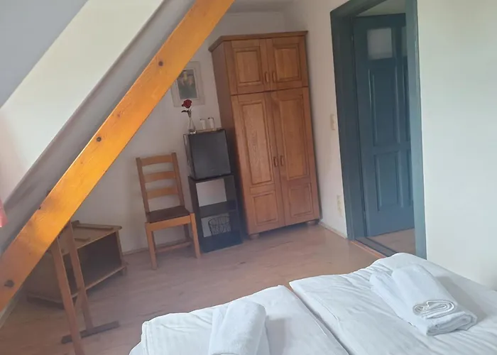 Almasi Oeregmalom 3* Dunaalmás