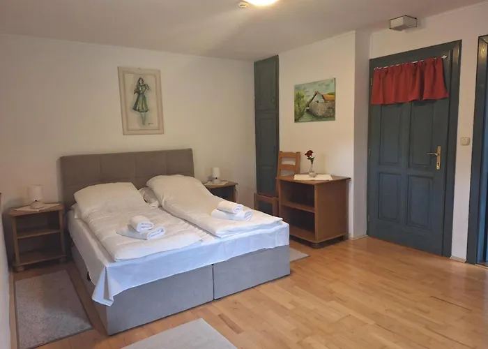 Pensjonat Almasi Oeregmalom 3*