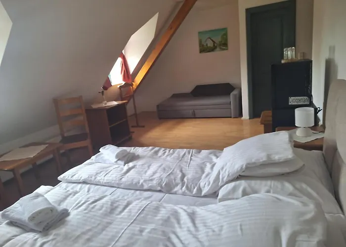 Almasi Oeregmalom Dunaalmás