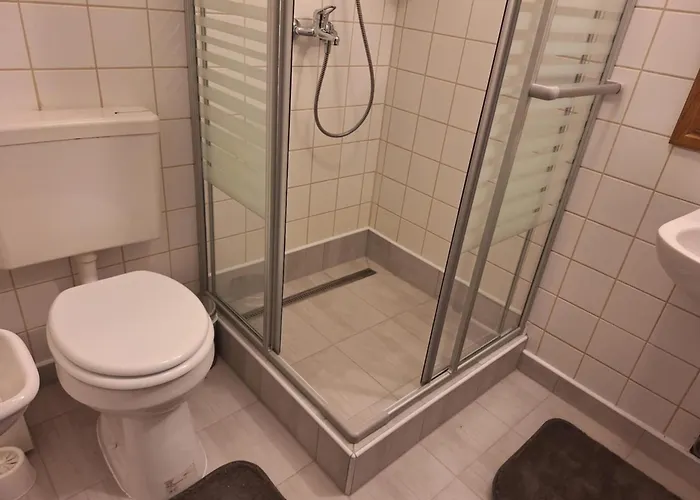 Almasi Oeregmalom 3* Dunaalmás